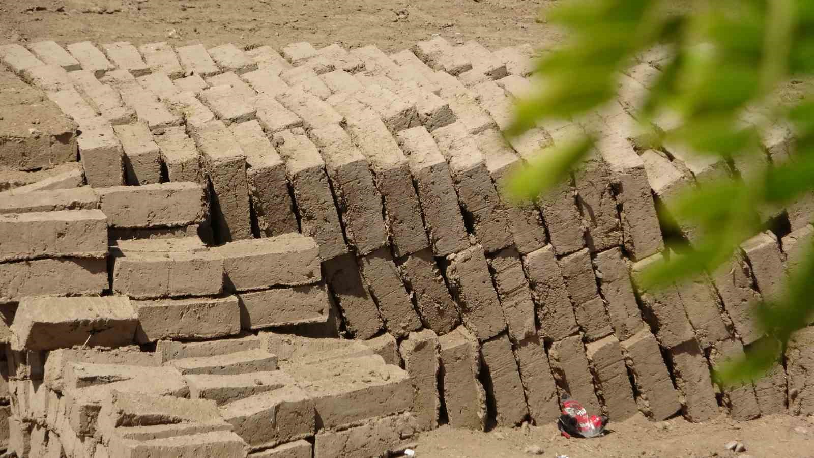 Geleneksel Van mimarisi, kerpi&ccedil; ile yeniden y&uuml;kseliyor
