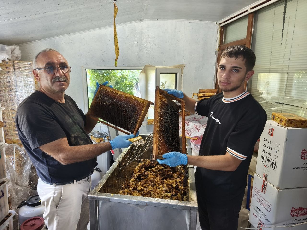 Bir yandan babasına yardım etti diğer yandan ders çalıştı, hayalindeki bölümü kazandı