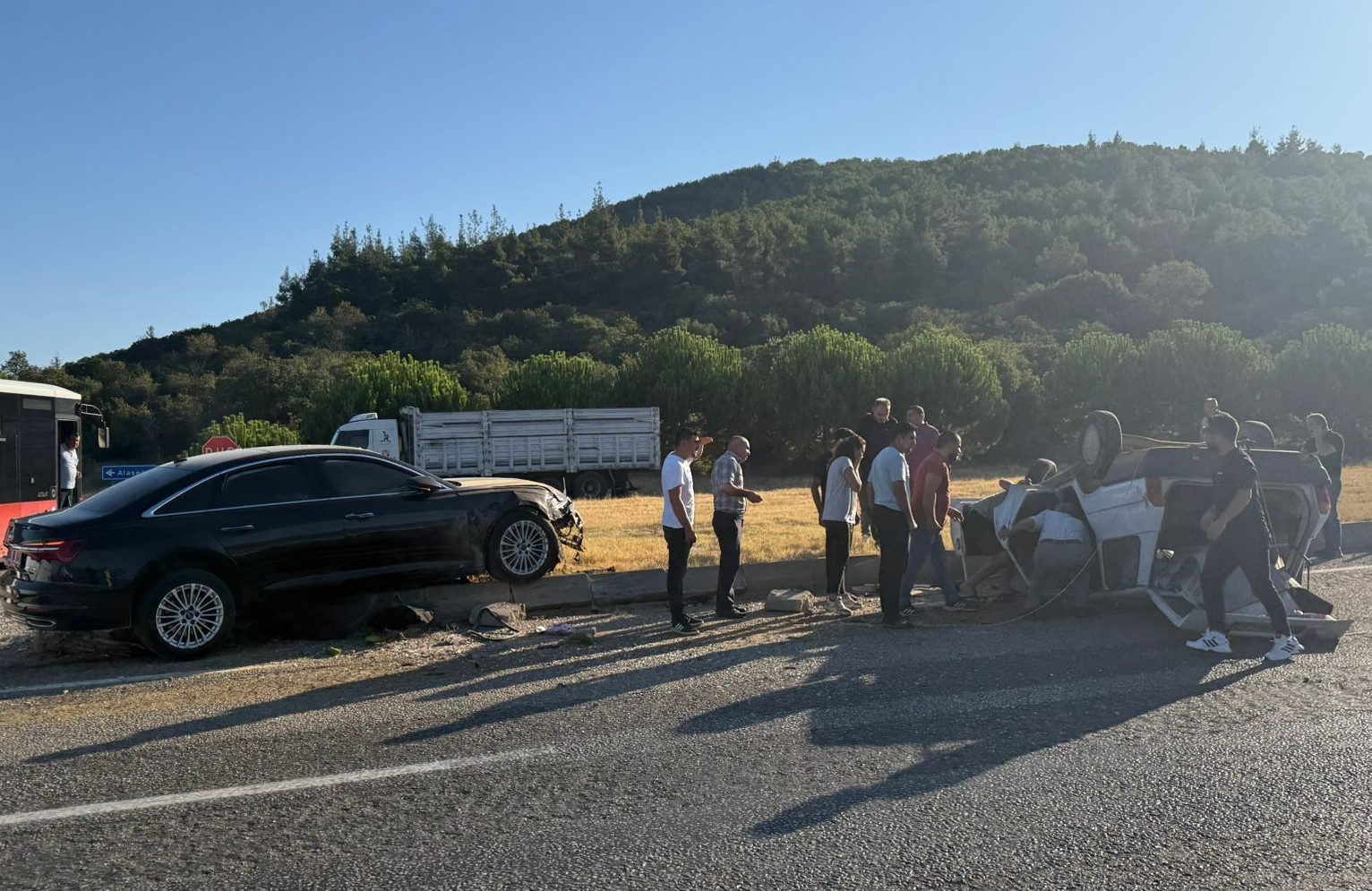 Manisa’da trafik kazası: 1 ölü, 3 yaralı
