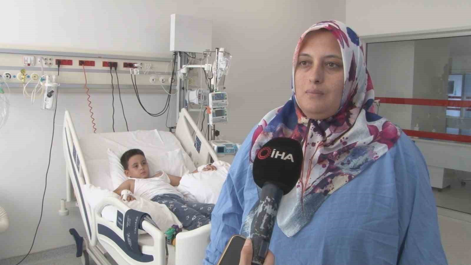 &Ccedil;ocuklarda elektrik &ccedil;arpması sonucu meydana gelen yanıklar ciddi hasarlara sebep oluyor
