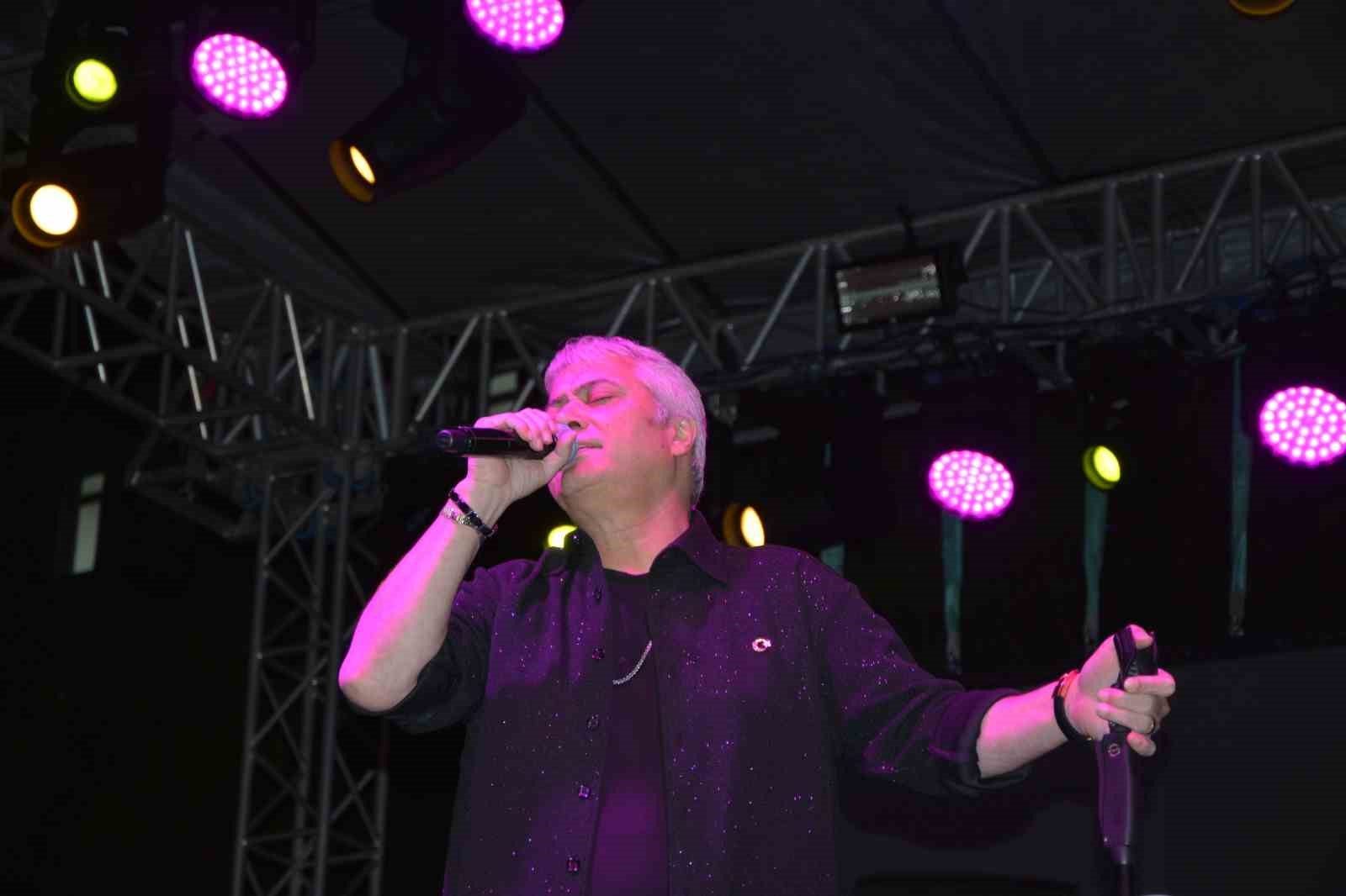 Manisa’da Cengiz Kurtoğlu rüzgarı esti
