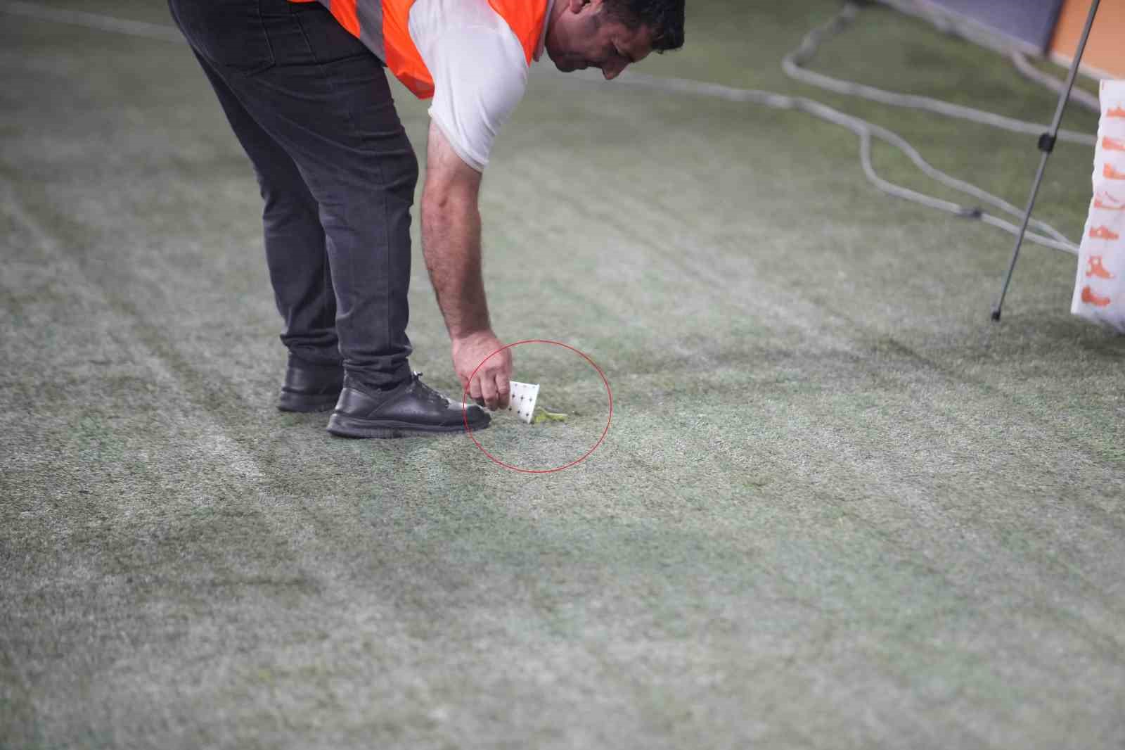 Samsunspor-Panathinaikos maçında statta "peygamberdevesi" görüldü