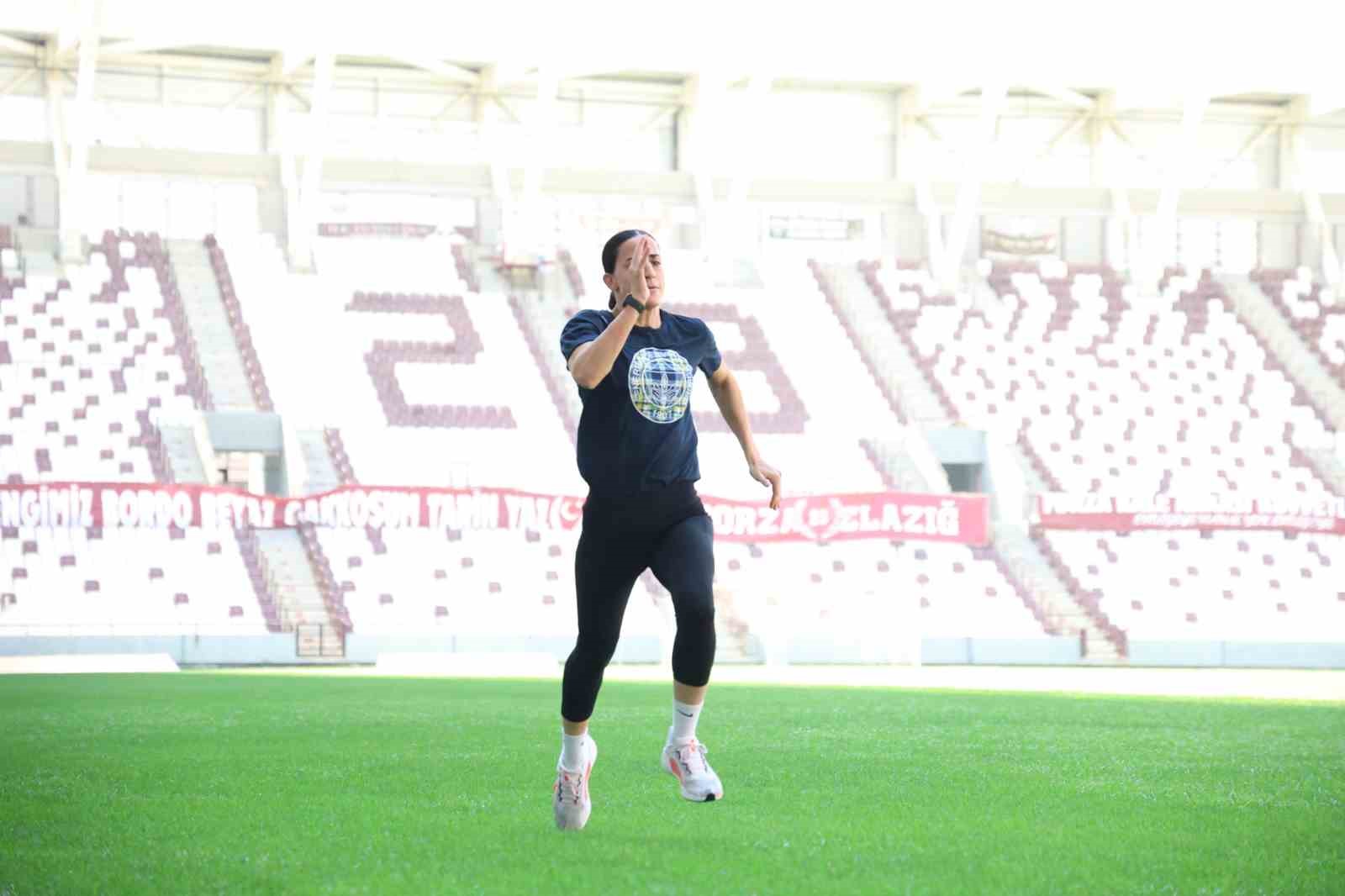 Milli boksör Gizem Özer, Dünya Boks Şampiyonası için hazırlıklarını sürdürüyor