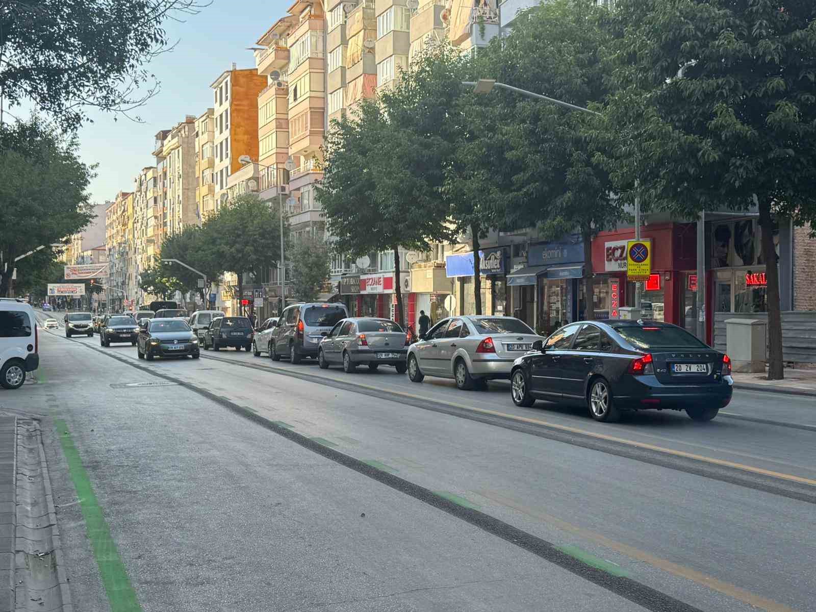 Denizli Büyükşehrin ‘Otobüs Yolu’ projesinde şikayetler her geçen gün artmaya devam ediyor
