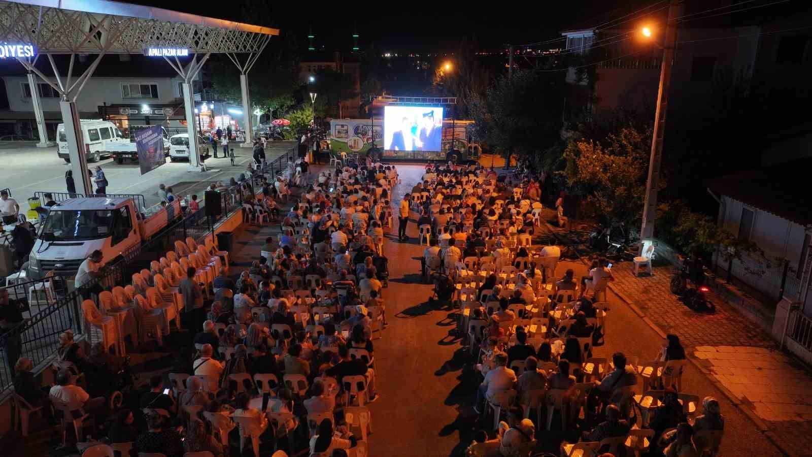 Mehmet Tönge Mahallesi’nde nostaljik sinema keyfi