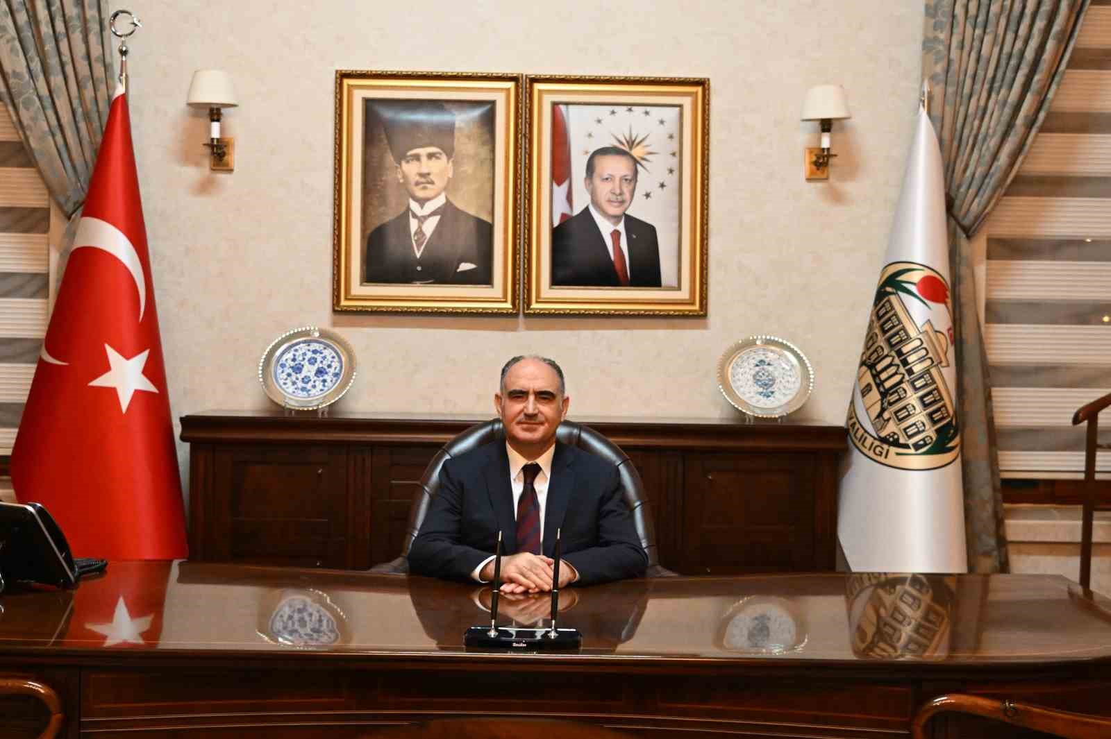 Vali Özkan: "Kahraman ecdadımızın emanetine sahip çıkıyoruz"