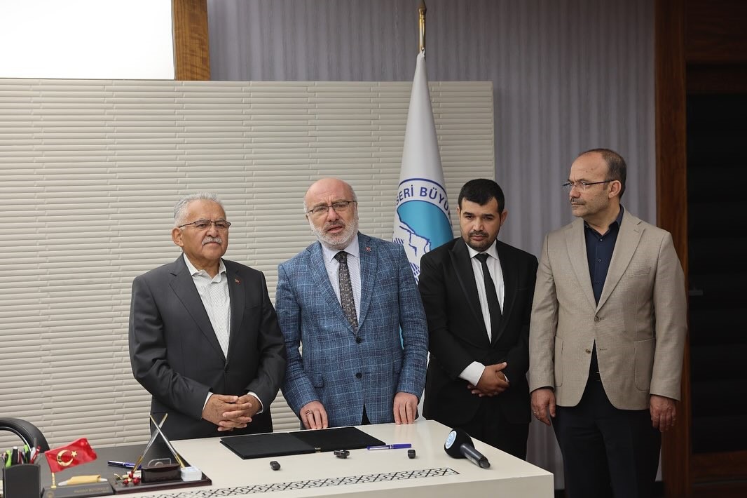 Kayseri Üniversitesi öğrencilerine sanat ve eğitim desteği