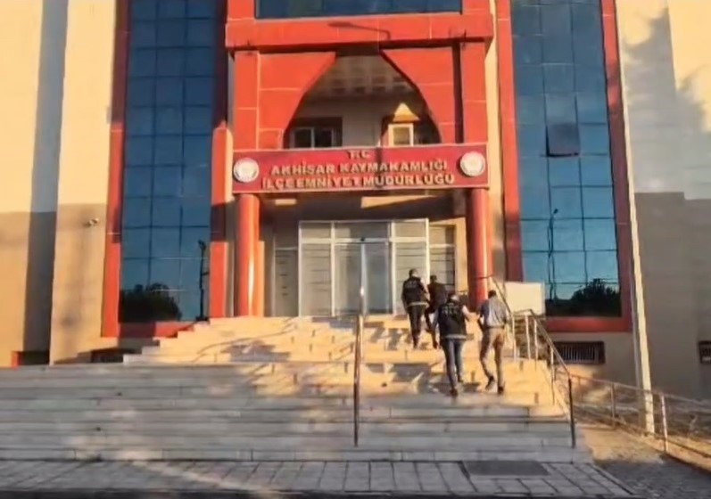 Akhisar’da uyuşturucu operasyonu: 2 tutuklama