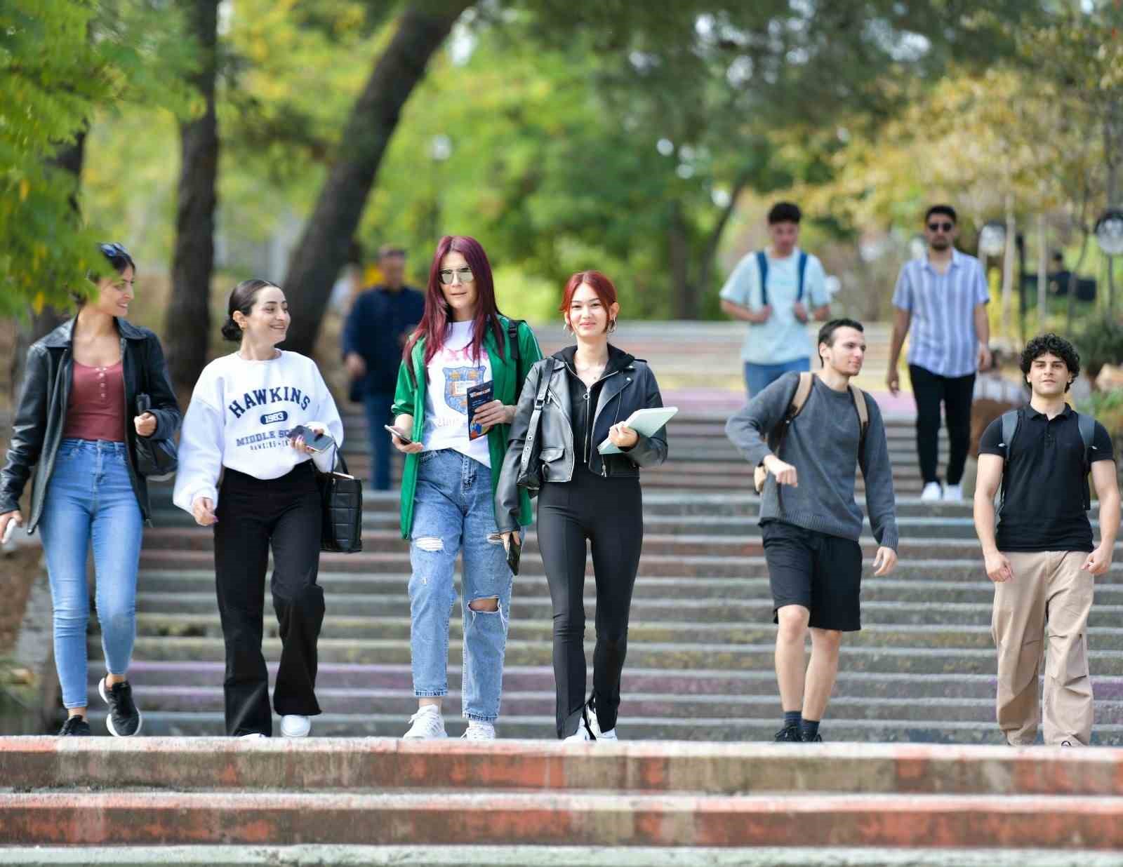 MSKÜ’nün bölümleri YKS 2025’te Türkiye’nin zirvesinde