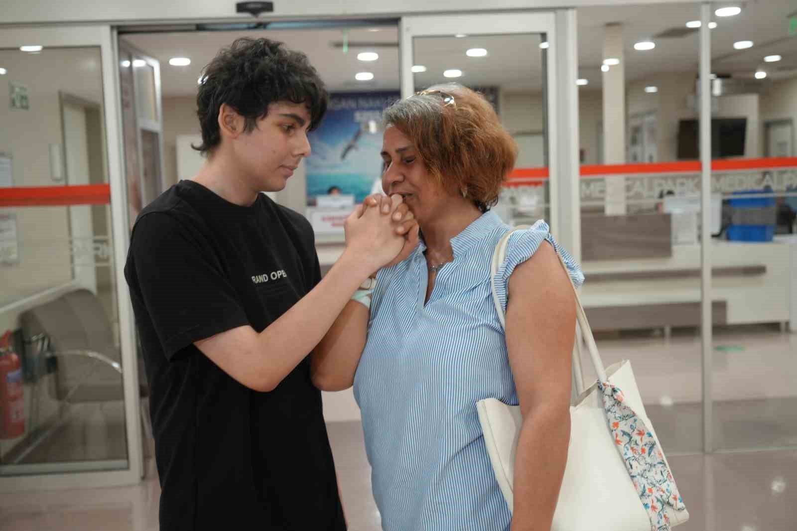 İngiliz turist çocuğun bağışlanan organı 15 yaşındaki Türk çocuğa hayat oldu

