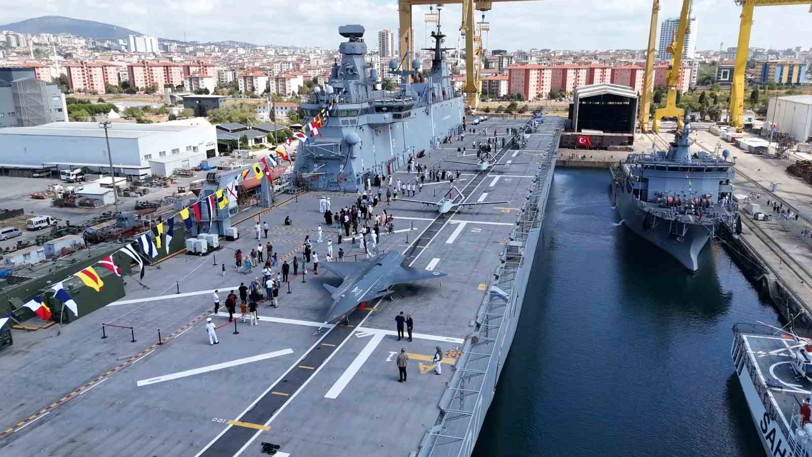 TEKNOFEST Mavi Vatan ikinci g&uuml;n&uuml;nde de devam ediyor
