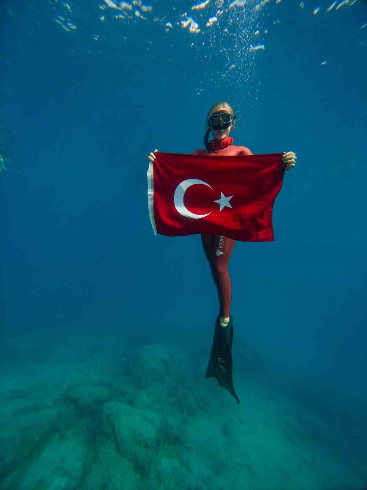 Milli sporcu Şahika Ercümen’den, zafer dalışı