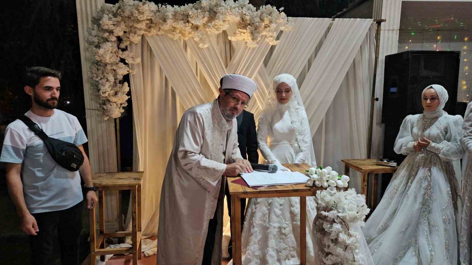 Sındırgı’da ilk müftülük nikahı gerçekleşti