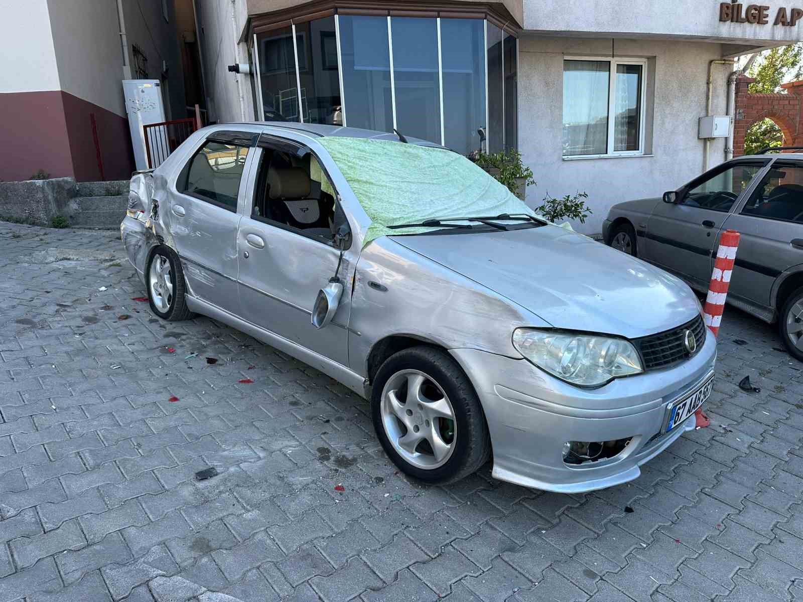 Otomobilin freni boşaldı, iki araca çarptı; 4 yaralı