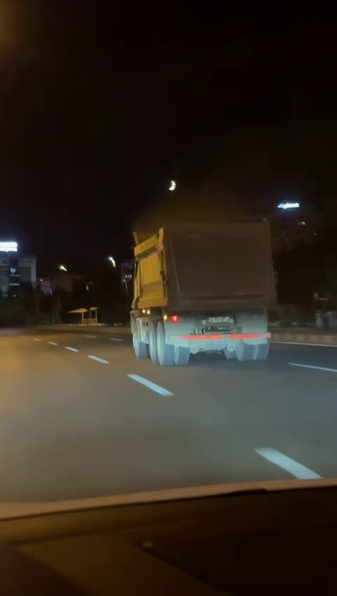 Tavanında buzdolabı taşıyan araca 2 bin 72 TL para cezası kesildi
