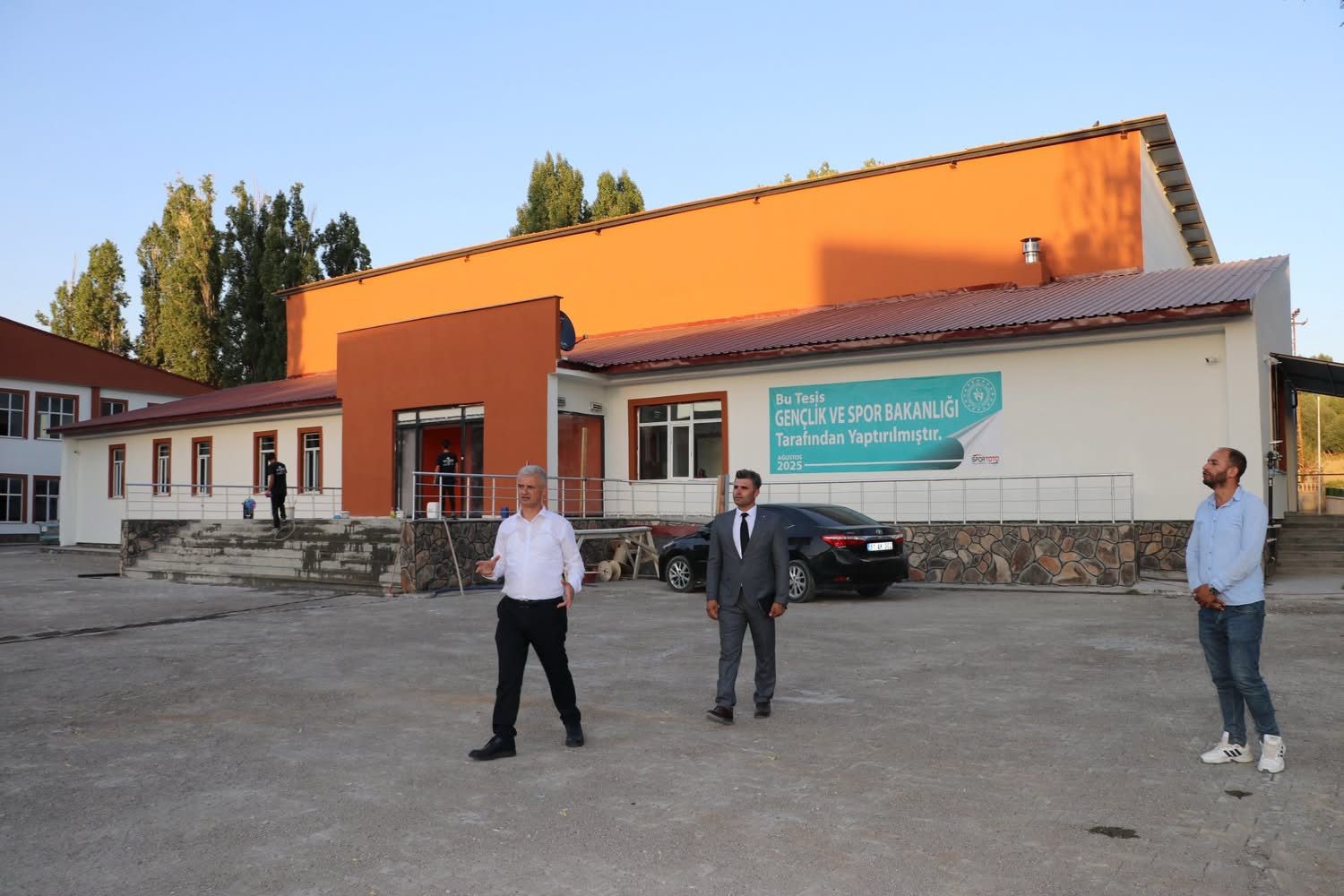 Malazgirt’te spor ve gençlik yatırımları sürüyor