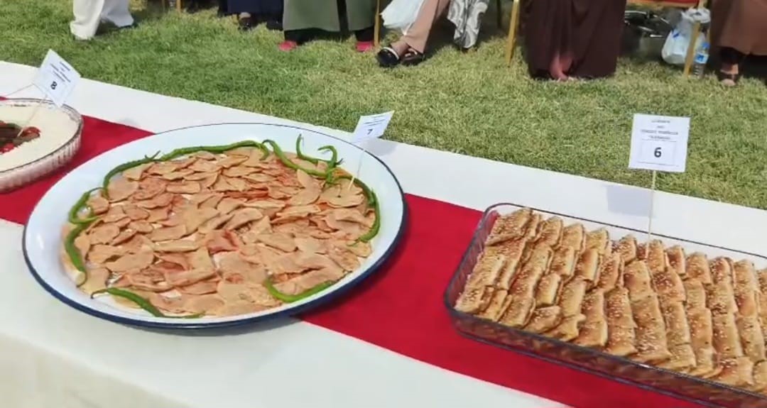 Zengibar Karakucak G&uuml;reş ve K&uuml;lt&uuml;r Festivali&rsquo;nde yemek yarışması d&uuml;zenlendi
