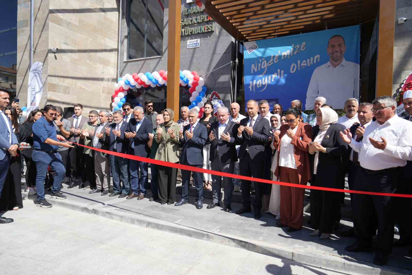 Niğde&rsquo;de Yaşar Kaplan K&uuml;t&uuml;phanesi ve Dr. M&uuml;zeyyen Toker Kadın Yaşam Merkezi a&ccedil;ıldı
