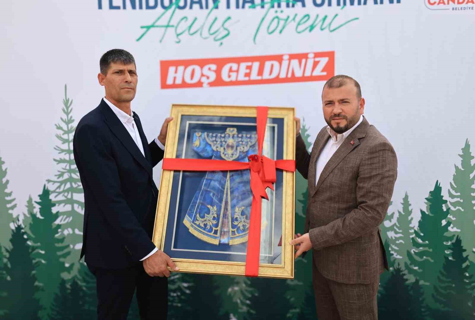 Arnavutköy’de Ömer Halisdemir Parkı ve Yenidoğan Hatıra Ormanı Açıldı