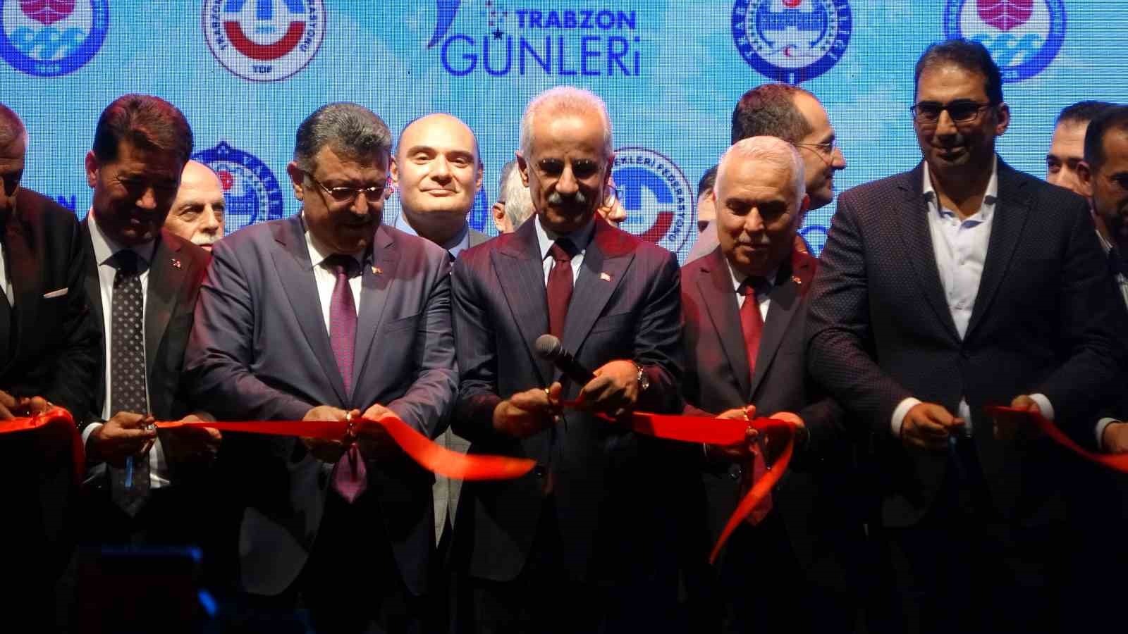 Bakan Uraloğlu: "Trabzon&rsquo;da yıllık 10 milyon yolcu kapasiteli yeni bir havalimanı inşa edeceğiz"
