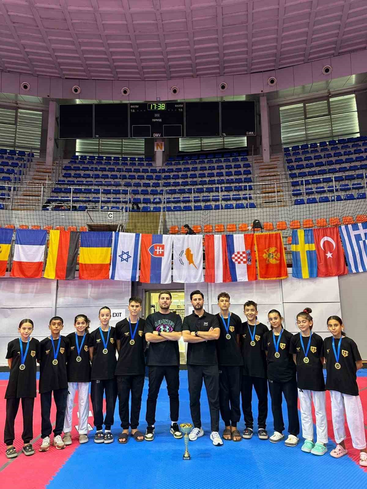 Aydınlı sporcular şampiyonluk kupasını T&uuml;rkiye&rsquo;ye getirdi
