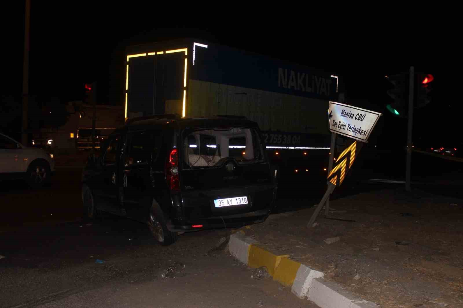 Manisa’da feci kaza: 1 ölü, 2’si ağır 8 yaralı
