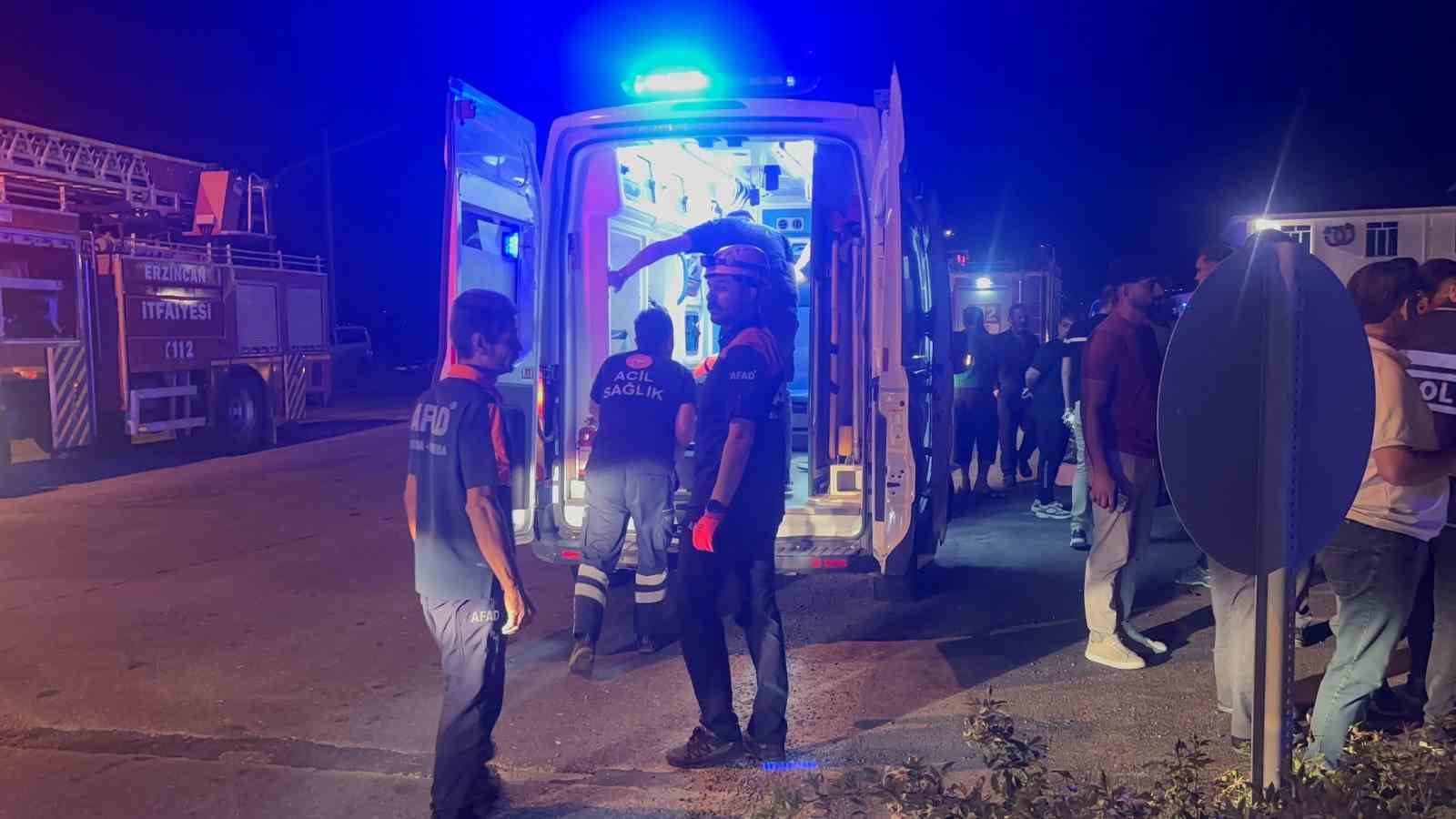 Erzincan’da zincirleme trafik kazası: 5 yaralı