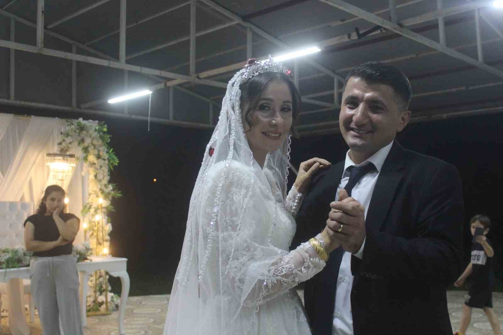 Kaçarak evlendiler, 17 yıl sonra düğünlerini yaptılar