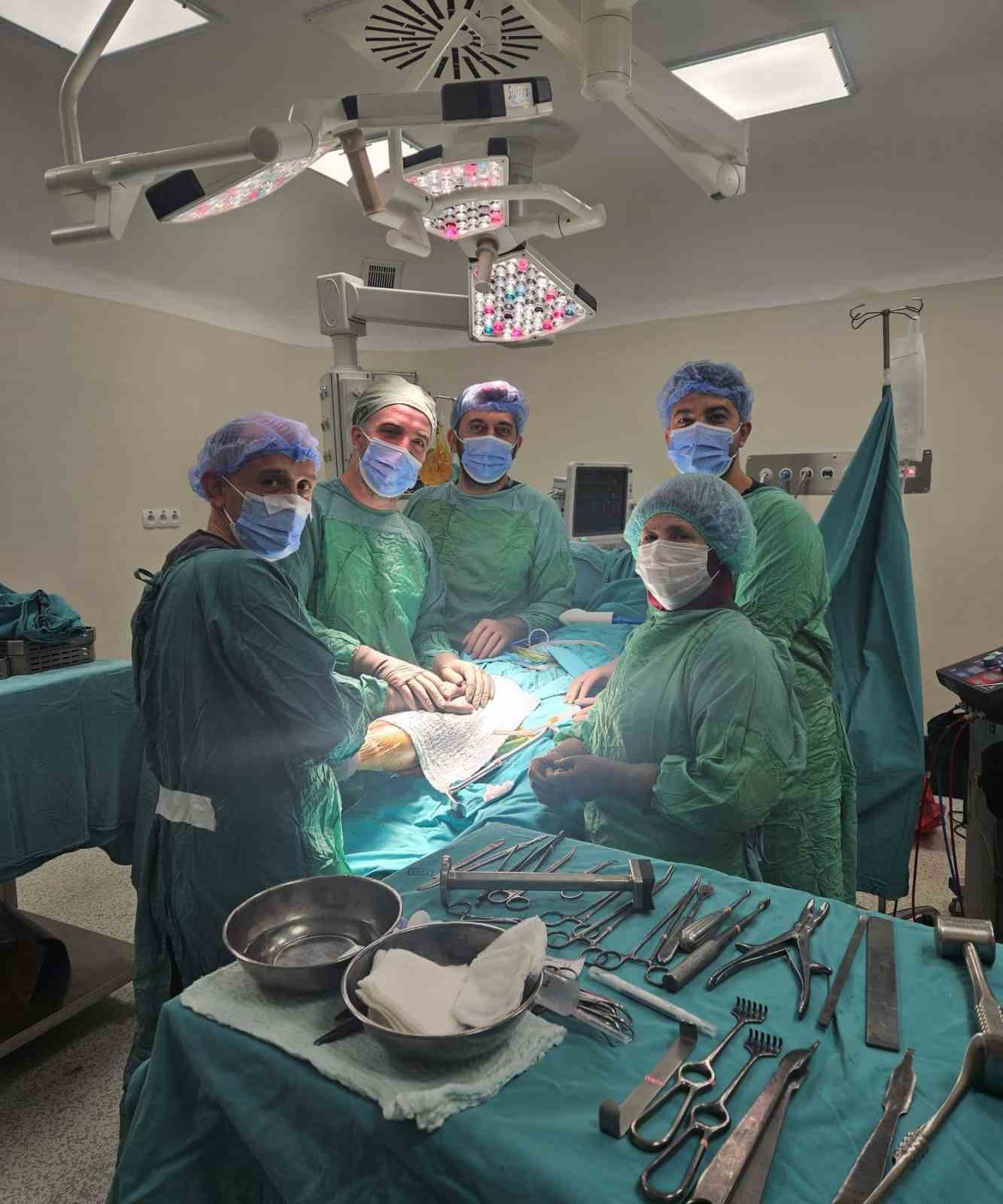 Bayburt’ta 5 hastaya diz protezi ve kapalı omuz ameliyatı yapıldı