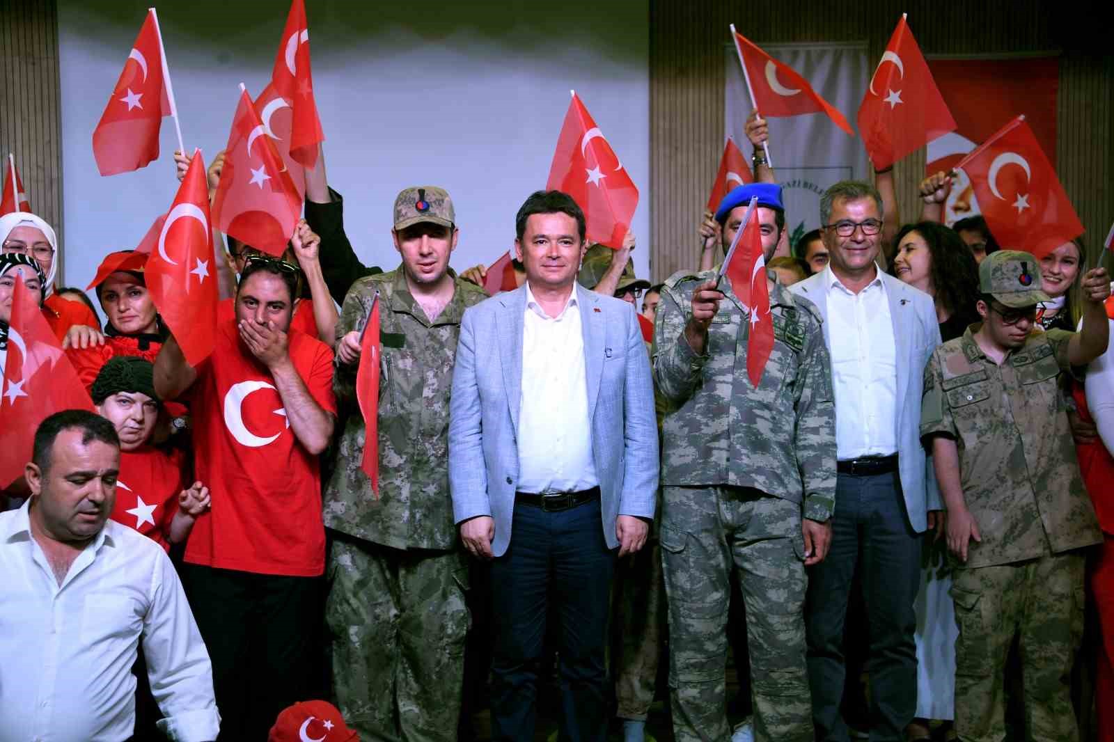 Engelli bireylerden &ouml;zel Zafer kutlaması
