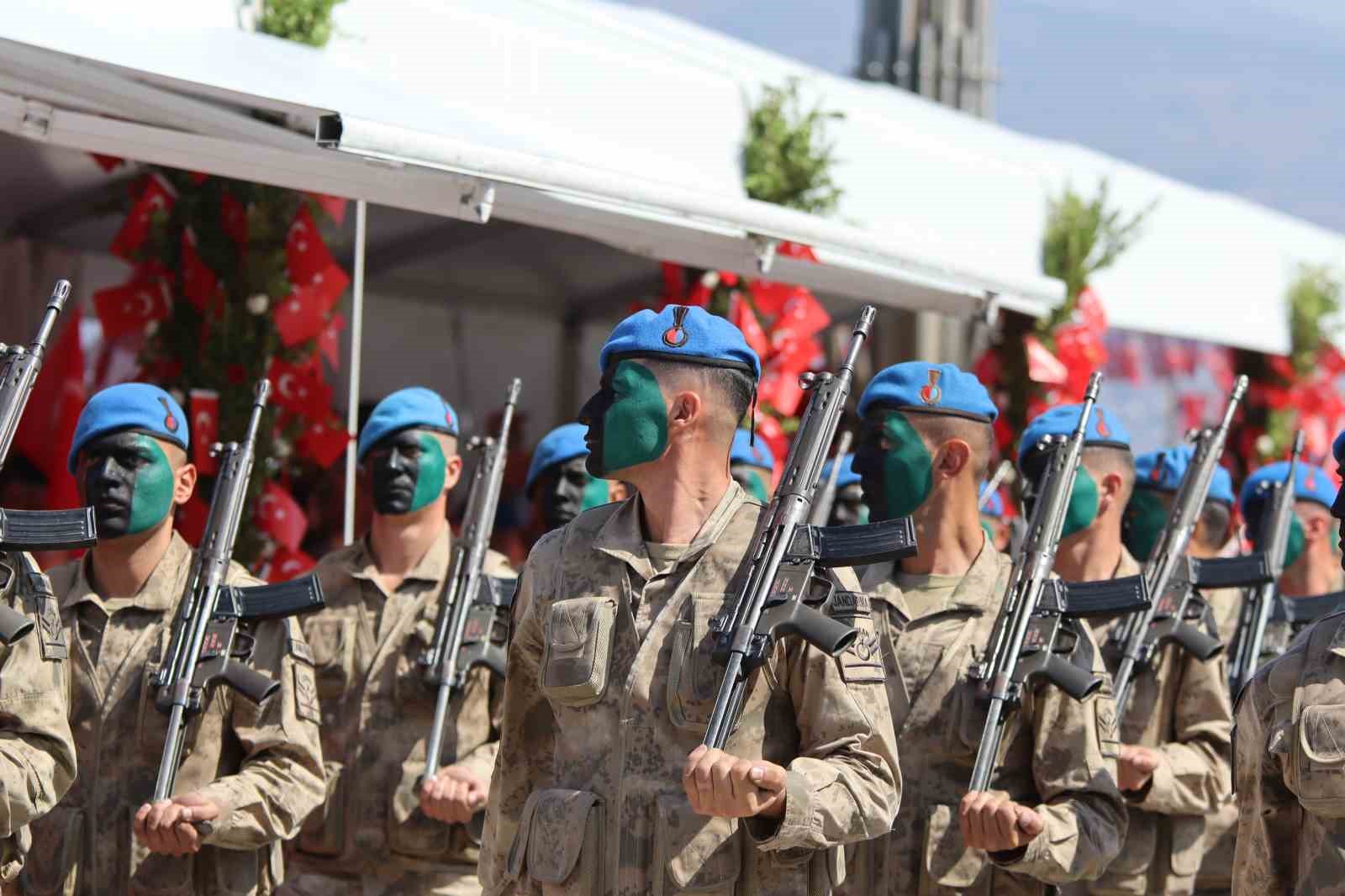 İzmir&rsquo;de 30 Ağustos Zafer Bayramı coşkuyla kutlandı
