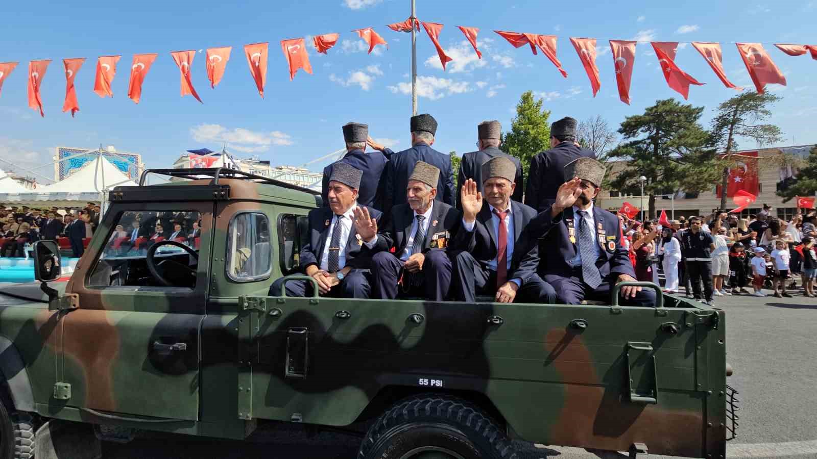 Kayseri’de Zafer Bayramı coşkusu