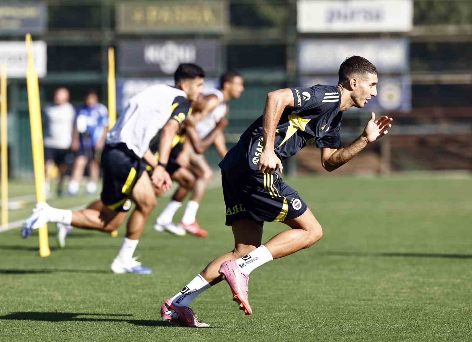 Fenerbahçe, Gençlerbirliği maçının hazırlıklarını tamamladı

