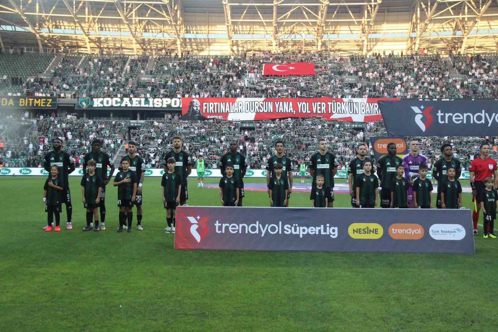 Trendyol Süper Lig: Kocaelispor: 0 - Kayserispor: 0 (İlk yarı)