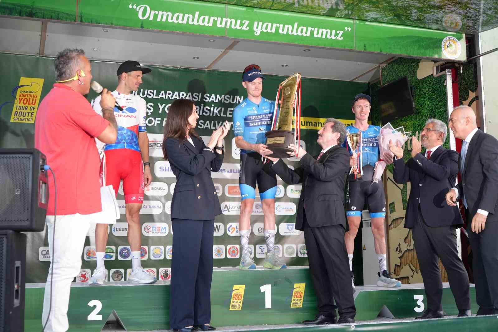 Kurtuluş Yolu Bisiklet Turu’nda kazananlar belli oldu