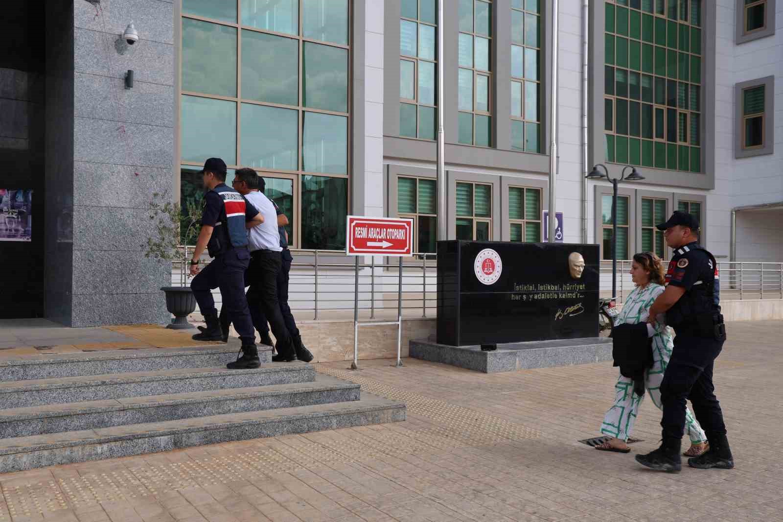 Kiracısının ölümüne neden olan öğretmen gözyaşı döktü