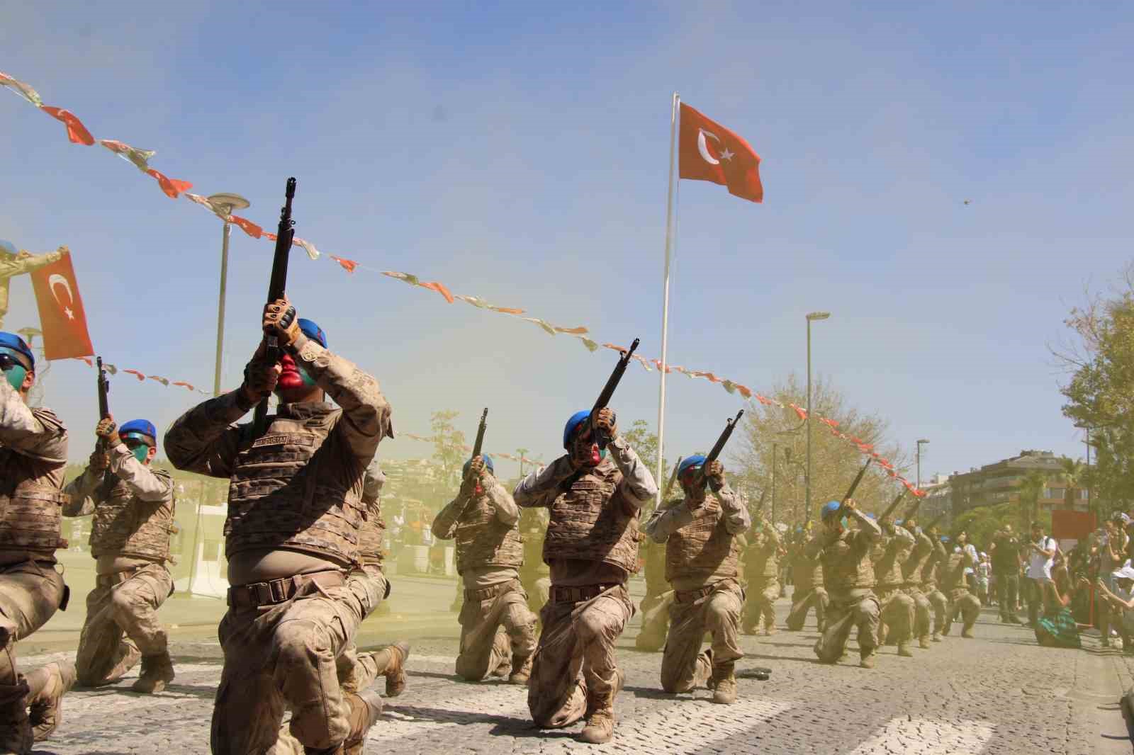 Çanakkale’de Zafer Bayramının 103’üncü yıl dönümü coşkuyla kutandı