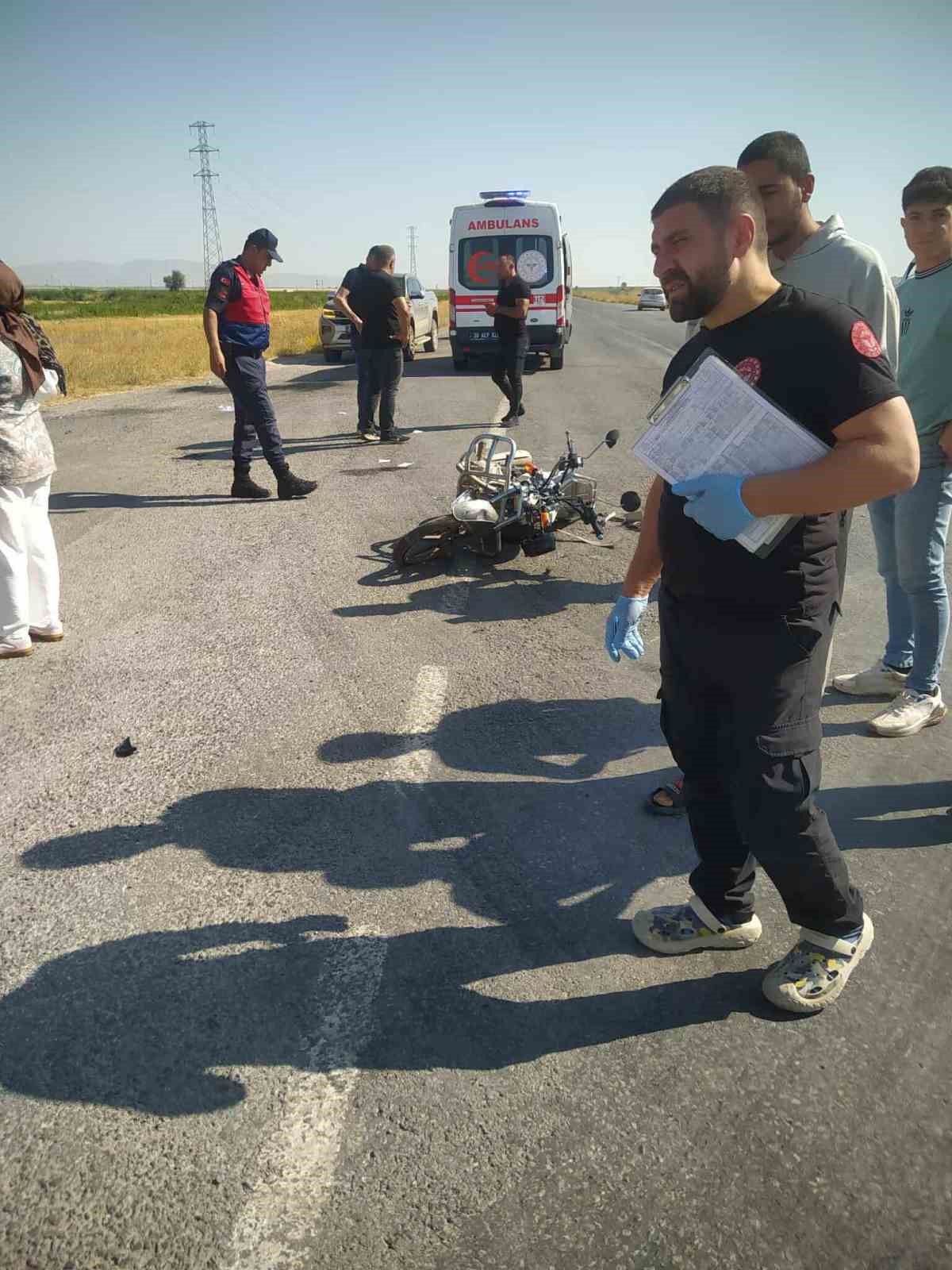 Motosiklet ile otomobil &ccedil;arpıştı: 1 yaralı
