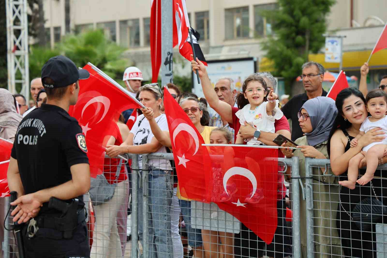 Adana&rsquo;da Zafer Bayramı kutlamaları
