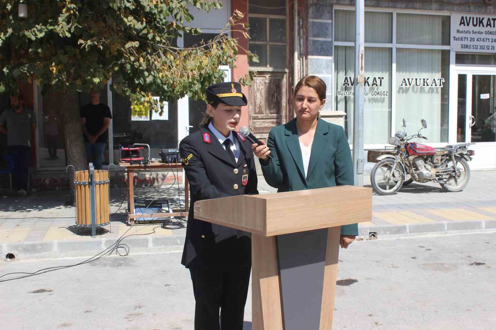 T&uuml;rkeli&rsquo;de Zafer Bayramı t&ouml;reni
