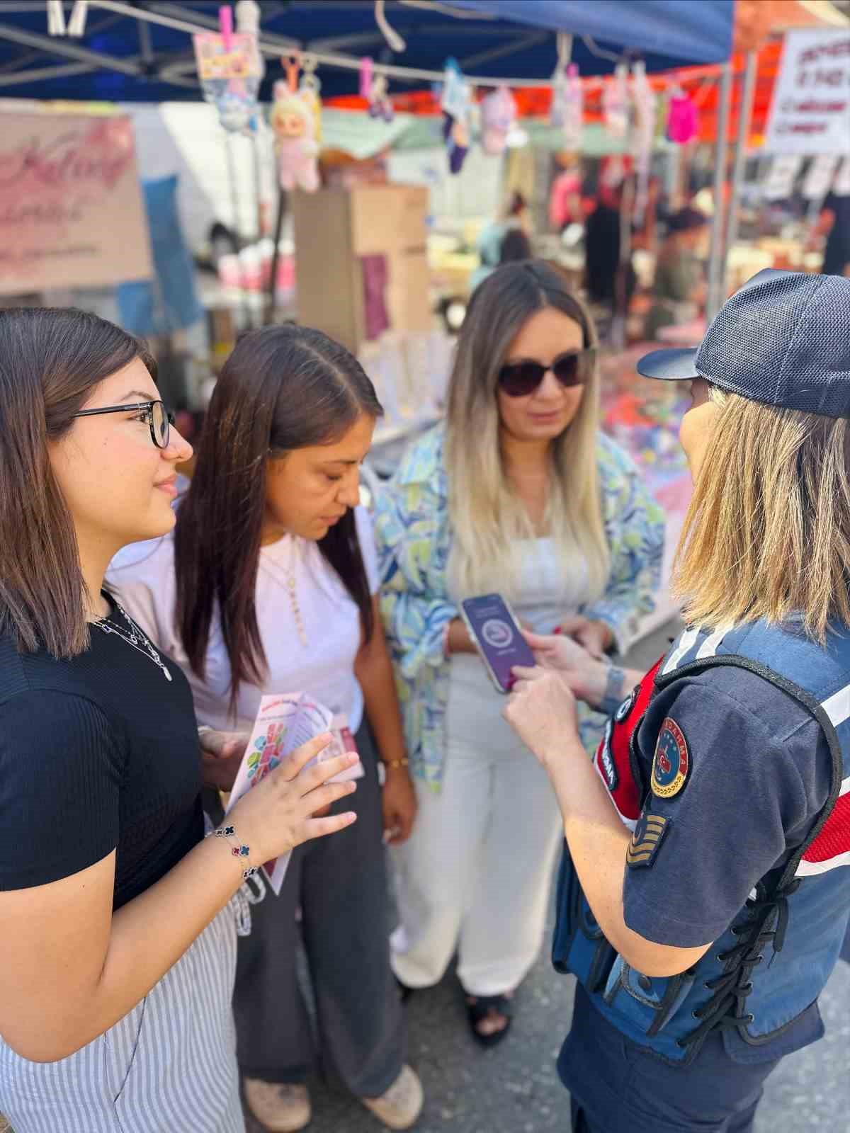 Jandarma festivalde &rsquo;KADES&rsquo; uygulamasını tanıttı
