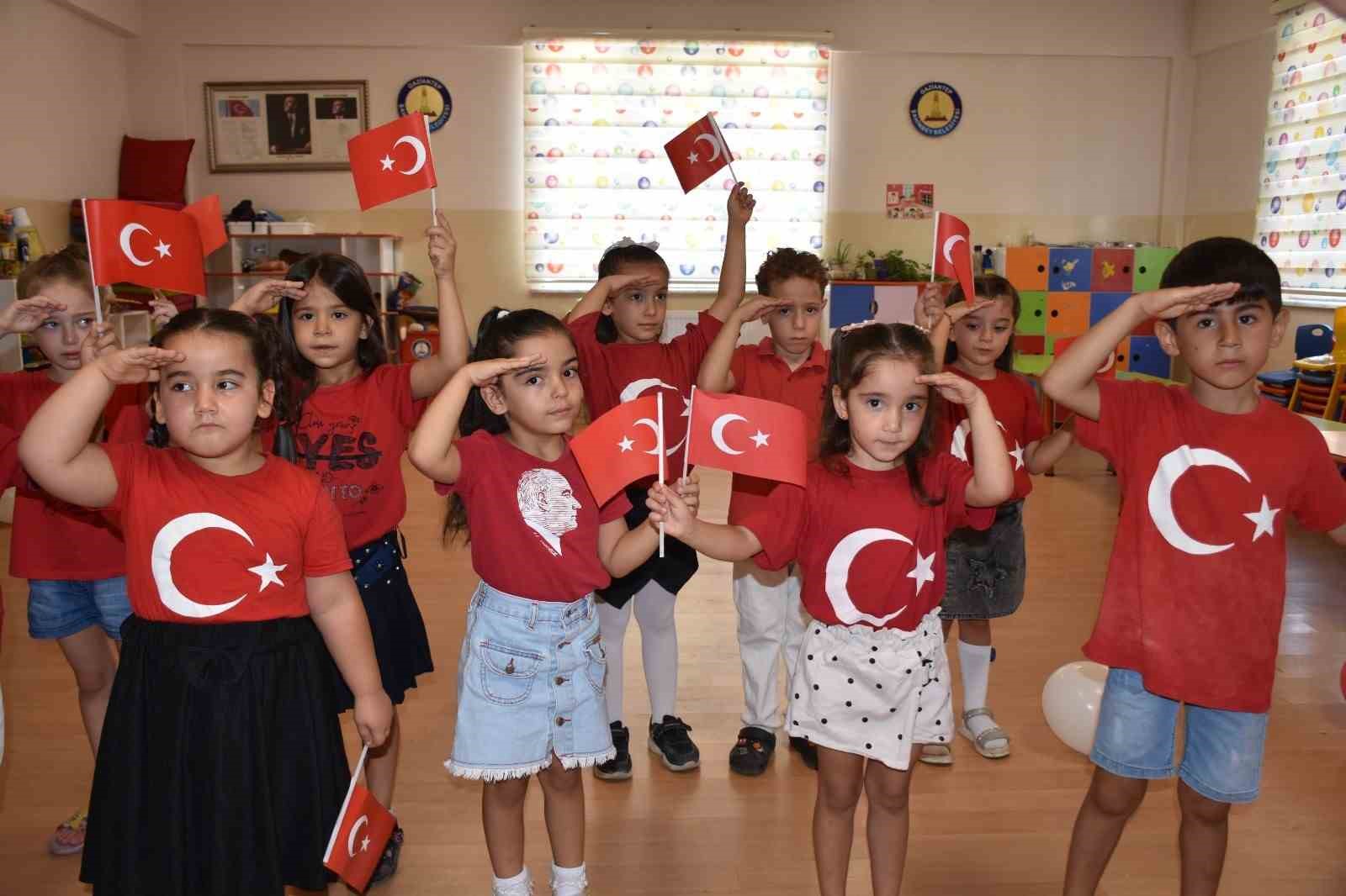 Minik öğrenciler 30 Ağustos Zafer Bayramı’nı coşkuyla kutladı