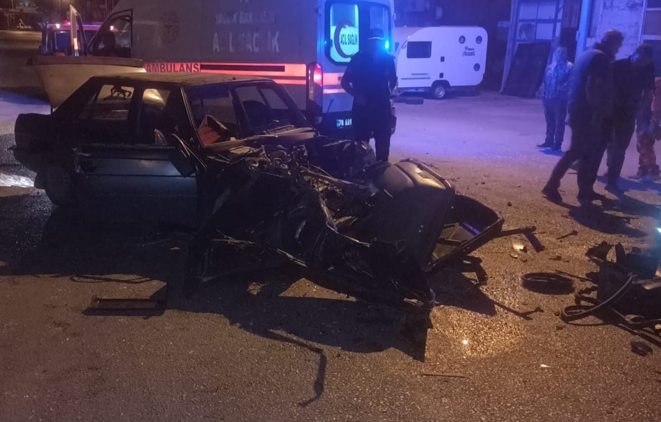 Karab&uuml;k&rsquo;te tarafik kazası: 2 yaralı
