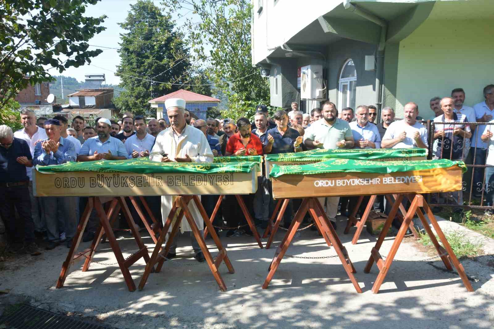 Ordu’da patpat kazasında ölen aynı aileden 4 kişi toprağa verildi