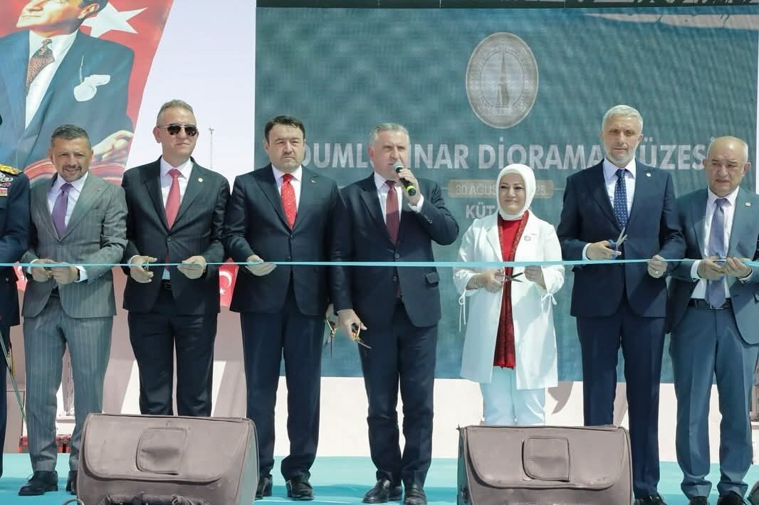 B&uuml;y&uuml;k Zafer&rsquo;in 103. Yılında Dumlupınar Diorama M&uuml;zesi a&ccedil;ıldı
