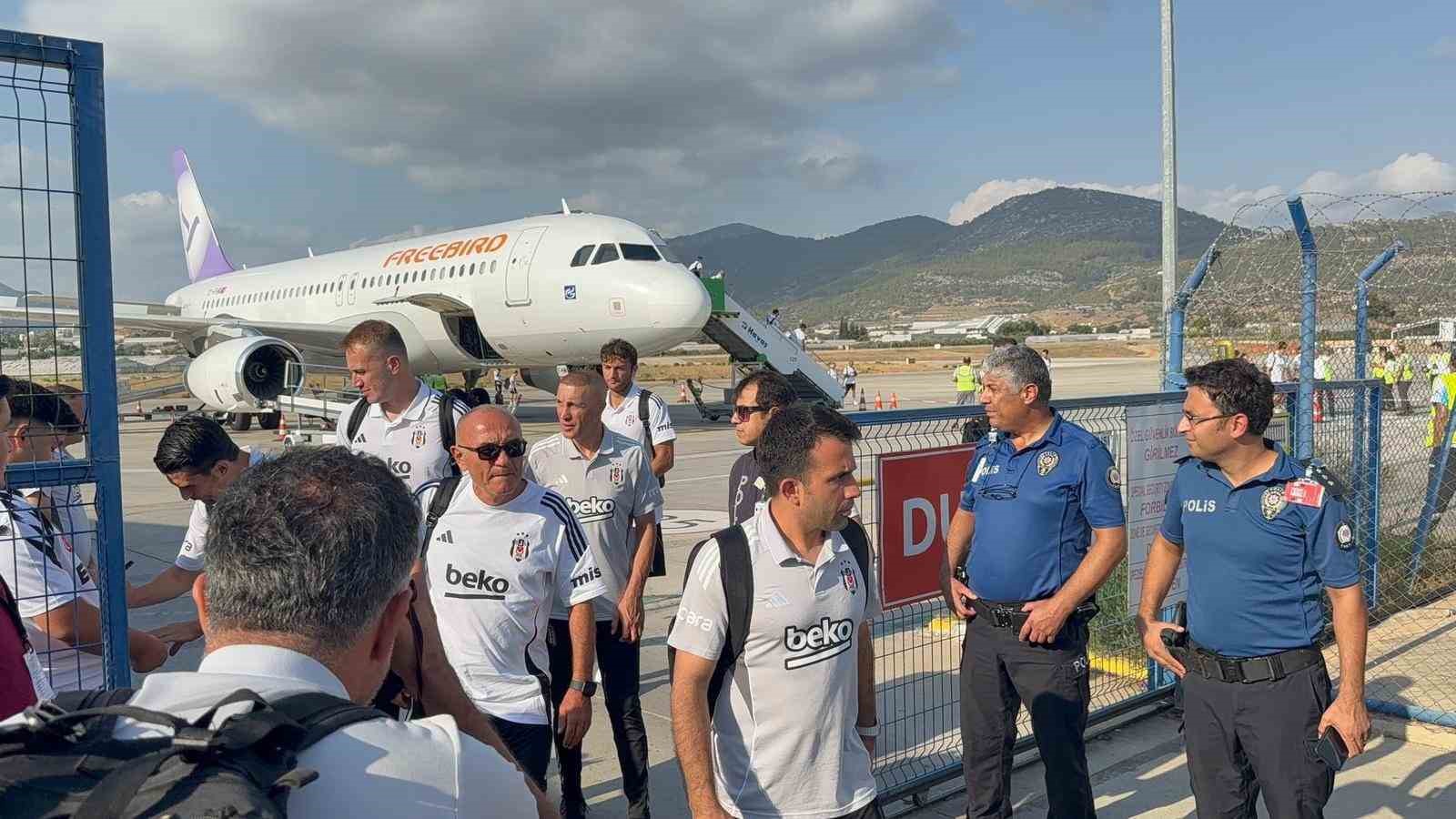 Beşiktaş, Gazipaşa-Alanya Havalimanı’na geldi