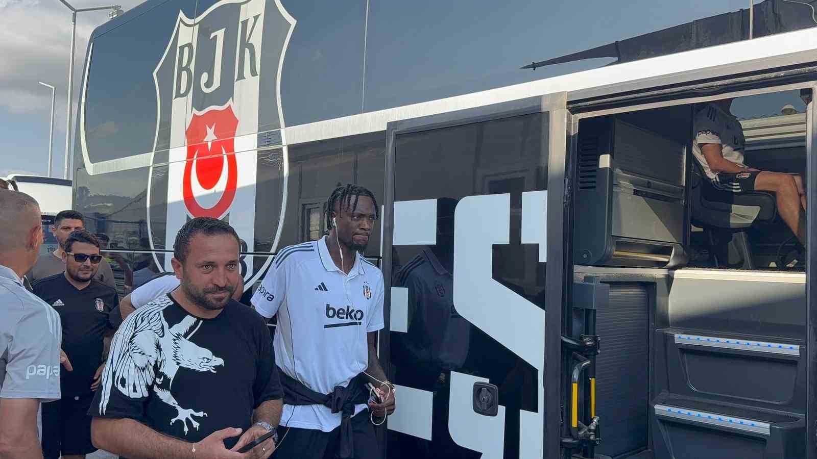 Beşiktaş, Gazipaşa-Alanya Havalimanı&rsquo;na geldi
