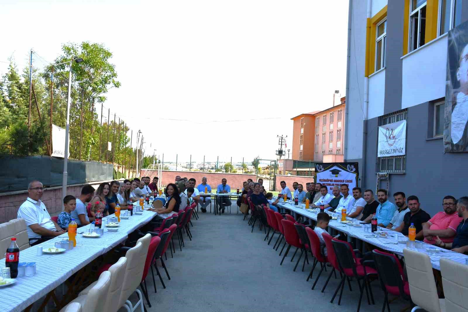 Vezirköprü Anadolu Lisesi’nde ilk Pilav Günü etkinliği