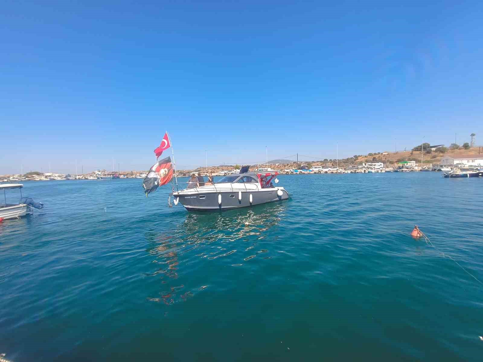 Enez’de teknelerden "Zafer Seyri"