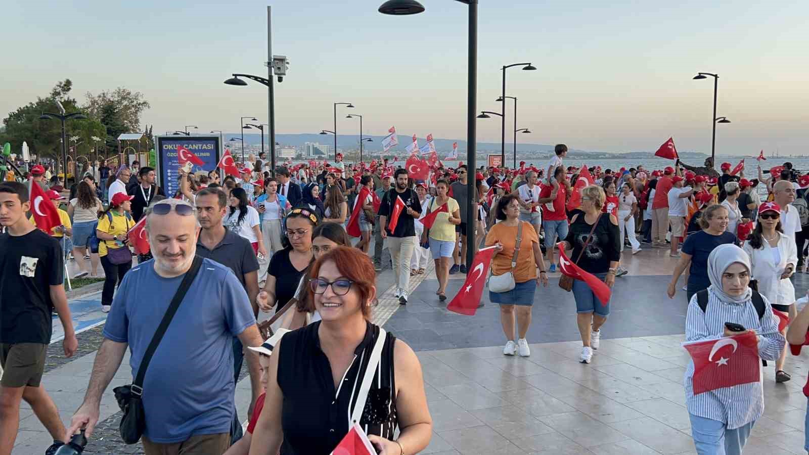 Çanakkaleliler 30 Ağustos Zafer Bayramı için yürüdü